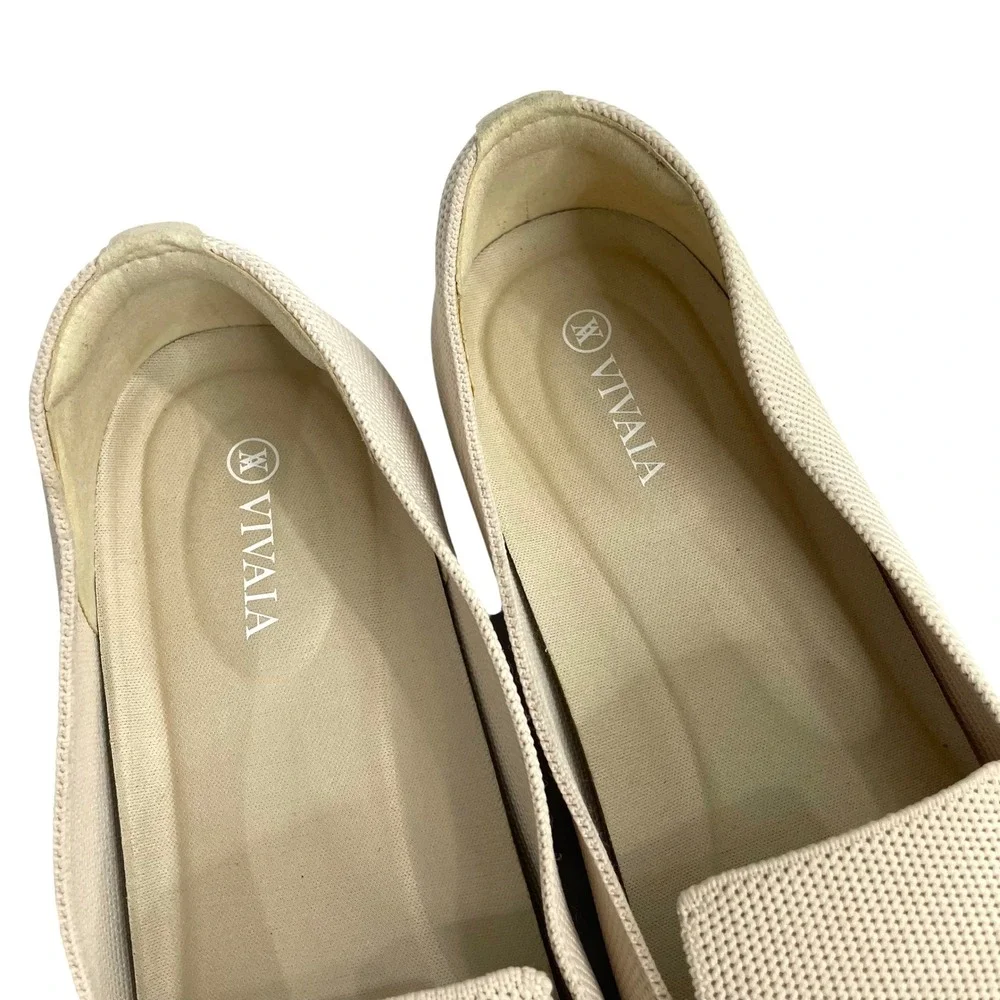 Vivaia Round-Toe Bee Happy Embroidered Loafers flats‎ Size 9 cream ivory